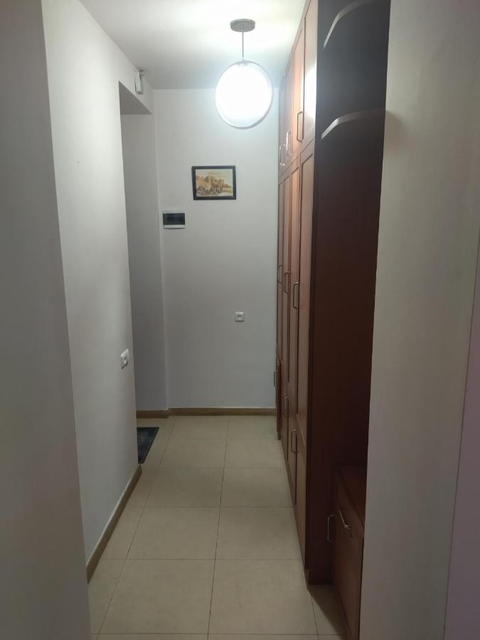Abovyan 36 Apt & Tour Yerevan Exterior photo